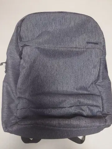 Incase 그레이 백팩