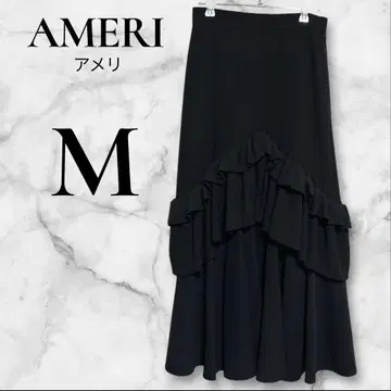 [ 인기 브랜드 ] AMBRI 아멜리 블랙 티어드 볼륨 스커트 M 사이즈