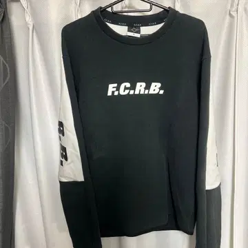 F.C.R.B. 긴팔 트레이닝복 M 사이즈 블랙/화이트