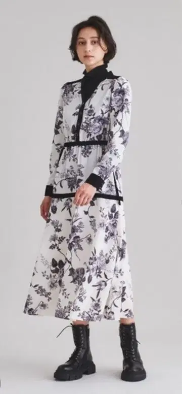 [택 포함 새상품] 그레이스 콘티넨탈 플라워 프린트 맥시 원피스