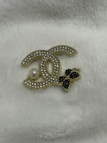 빈티지 브로치 로고 cc