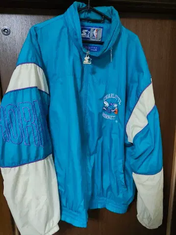 샬롯 호넷츠 나일론 자켓 XL 사이즈