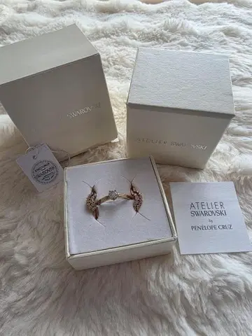 ATELIER SWAROVSKI 페넬로페 크루즈 반지