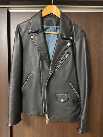 JUNRED 블랙 라이더 자켓