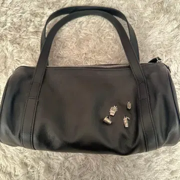 ear/블랙 핸드백 참 포함