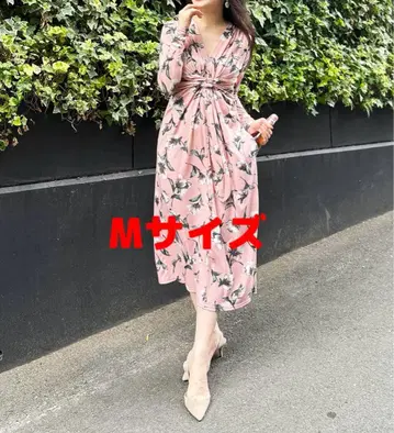 새상품 홀리데이 원피스 M 사이즈 웜 핑크