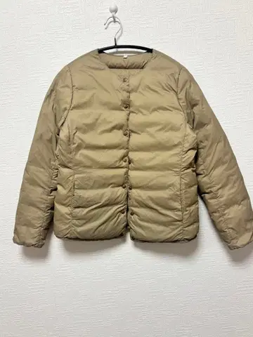MUJI 카키 다운 자켓 버튼 포함