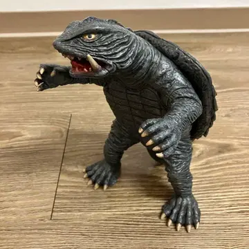 엑스플러스 쇼와 가메라 소프트 비닐 피규어 재도색 완성품