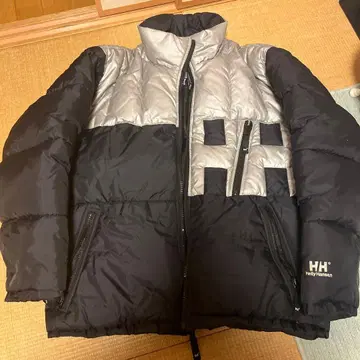 내일까지 가격 인하! Helly Hansen 다운 자켓 블랙/실버