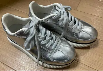 오니츠카타이거 통굽 스니커즈 DELECITY