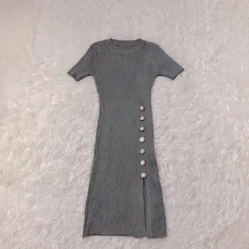 dazzy store 반팔 리브 니트 원피스 골드 버튼 무릎 기장 슬릿