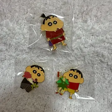 짱구는 못말려 시네마 퍼레이드 30주년 기념 핀 배지 컬렉션 2종