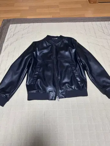 [ 거의 새상품 ] ZARA 블랙 가죽 자켓 L 사이즈