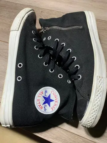 네이비 스니커즈