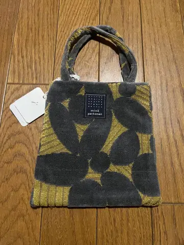 새상품 미사용 미나 페르호넨 미니 백 leaf 택 포함