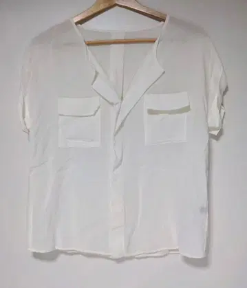 INED 화이트 반팔 상의