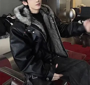 블랙 합성 피혁 자켓 퍼 포함 새상품