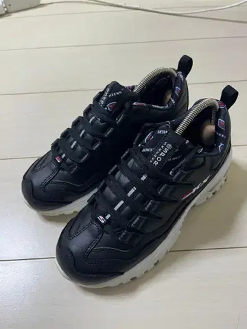 새상품급 스케쳐스 통굽 스니커즈 에너지 레트로 버전 23.5cm