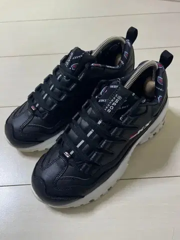 스케쳐스 통굽 스니커즈 에너지 레트로 버전 23.5cm