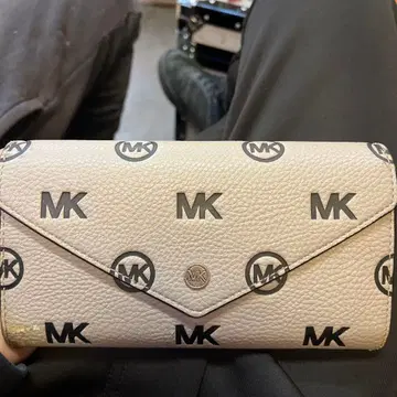Michael Kors 로고 프린트 장지갑