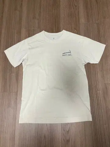 몽벨 반팔 티셔츠 S 사이즈 크림