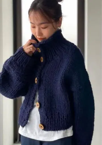 ETRE TOKYO 스탠드넥 핸드 니트 가디건 네이비