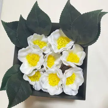 머리 장식 동백 화이트 동백 결혼식 성인식 졸업식