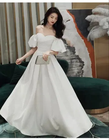 오프숄더 퍼프 슬리브 화이트 웨딩 드레스