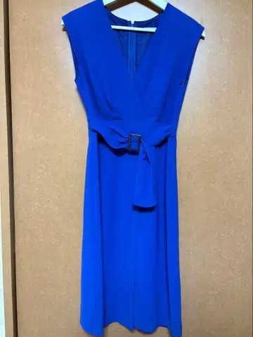 M.deux 파랑 V넥 슬리브리스 원피스