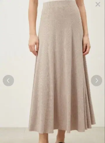 미사용 새상품 미라오엔 소프트 리브 니트 플레어 스커트