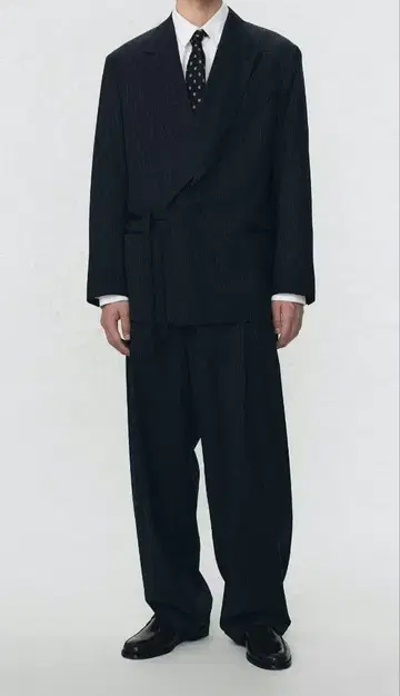 ZARA x SOSHIOTSUKI 핀스트라이프 패턴 셋업