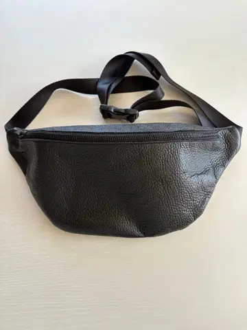 MASSTARD 선셋 베이 바디백