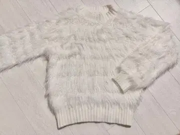 화이트 퍼 스타일 니트 스웨터 라메 화이트