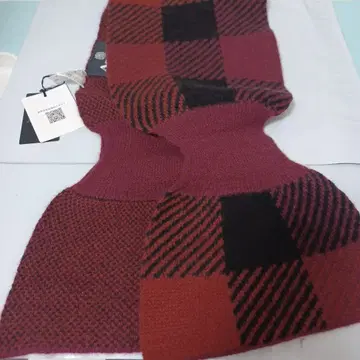 아쿠아 스큐텀 캔디 머플러