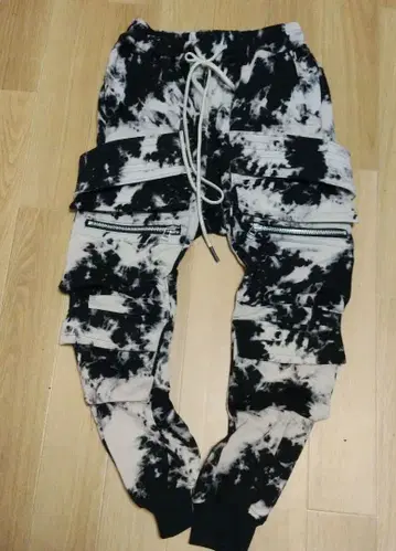 A.F ARTEFACT 사루엘 팬츠