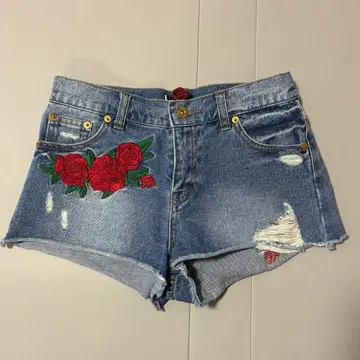 [ DaTuRa ] 새상품급 자수 데님 숏팬츠 M 사이즈
