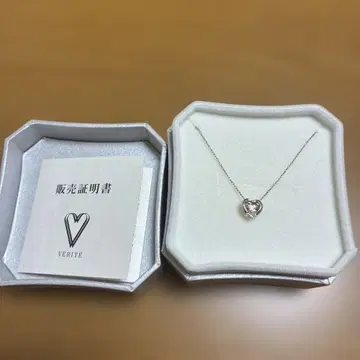 VERITE 스윙 하트형 목걸이 다이아몬드 포함