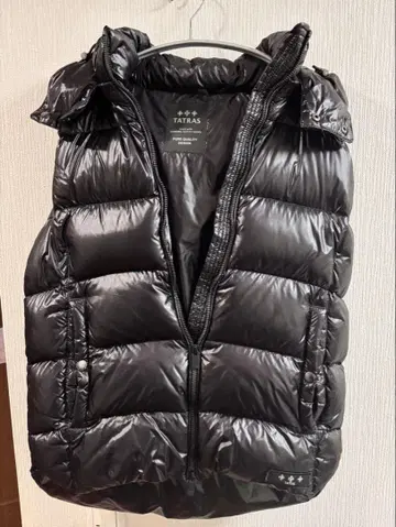 TATRAS 블랙 후드 부착 다운 베스트