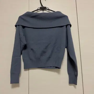 프레이아이디 오프숄더 니트 스웨터