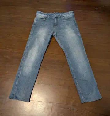 [새상품급!] BOSS 라이트 블루 스트레이트 데님 팬츠