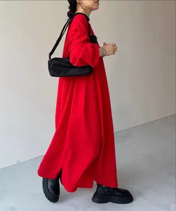 빨간색 롱 원피스 긴팔