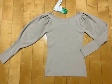 러그나문 스노우 화이트 쓰리 수면 니트 풀오버