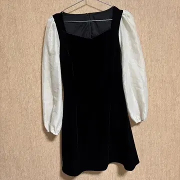 블랙 벨벳 미니 드레스 벌룬 슬리브