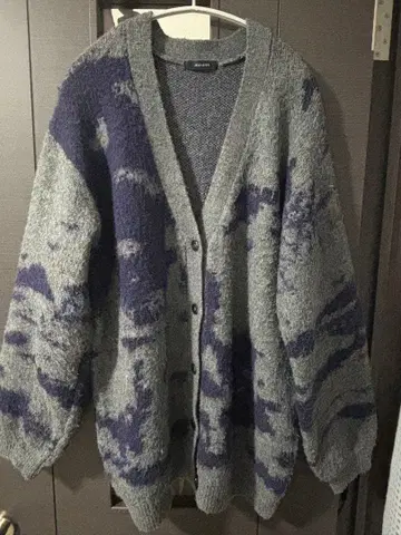 JEANASIS 그레이와 네이비의 오버 사이즈 가디건