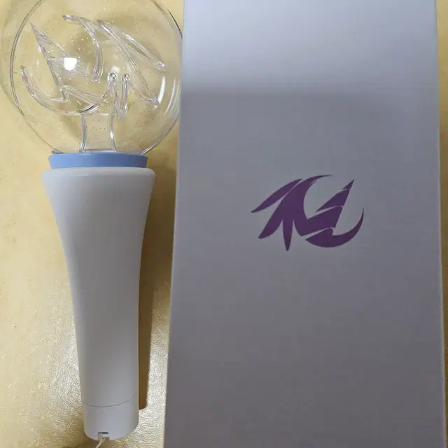 스텔라이브 아야츠노 유니 응원봉 판매합니다.