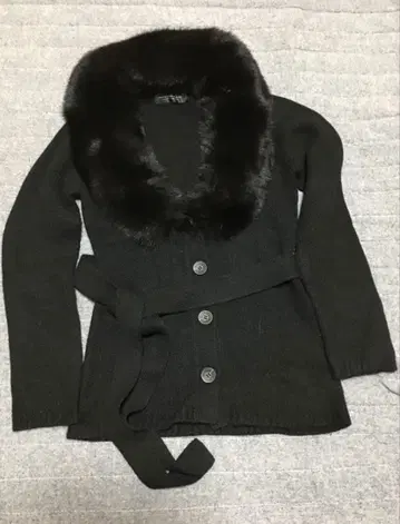 퍼 포함 블랙 울 가디건