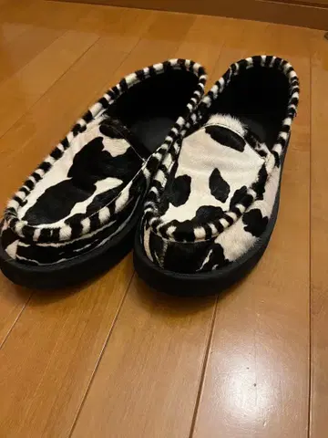 스이콕 로퍼 카우 소 패턴 송치