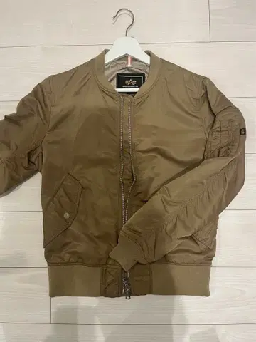 컨디션 최상 ALPHA INDUSTRIES MA-1 S 사이즈