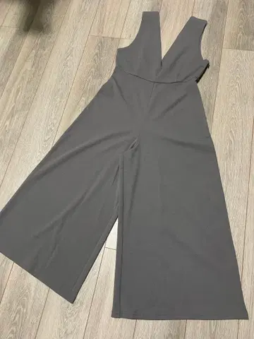 URBAN RESEARCH 그레이 V넥 올인원