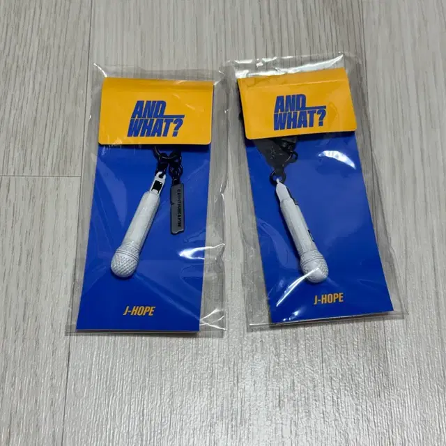 방탄 제이홉 and what 전시회 마이크키링 미개봉